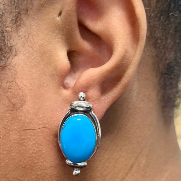 Vintage sterling silver and turquoise clip on earrings. - Picture 4 of 5